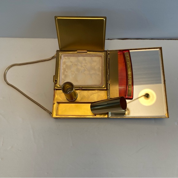 Vintage dance purse, powder, lipstick, comb, cigarette holder. Gold tone - Picture 9 of 13